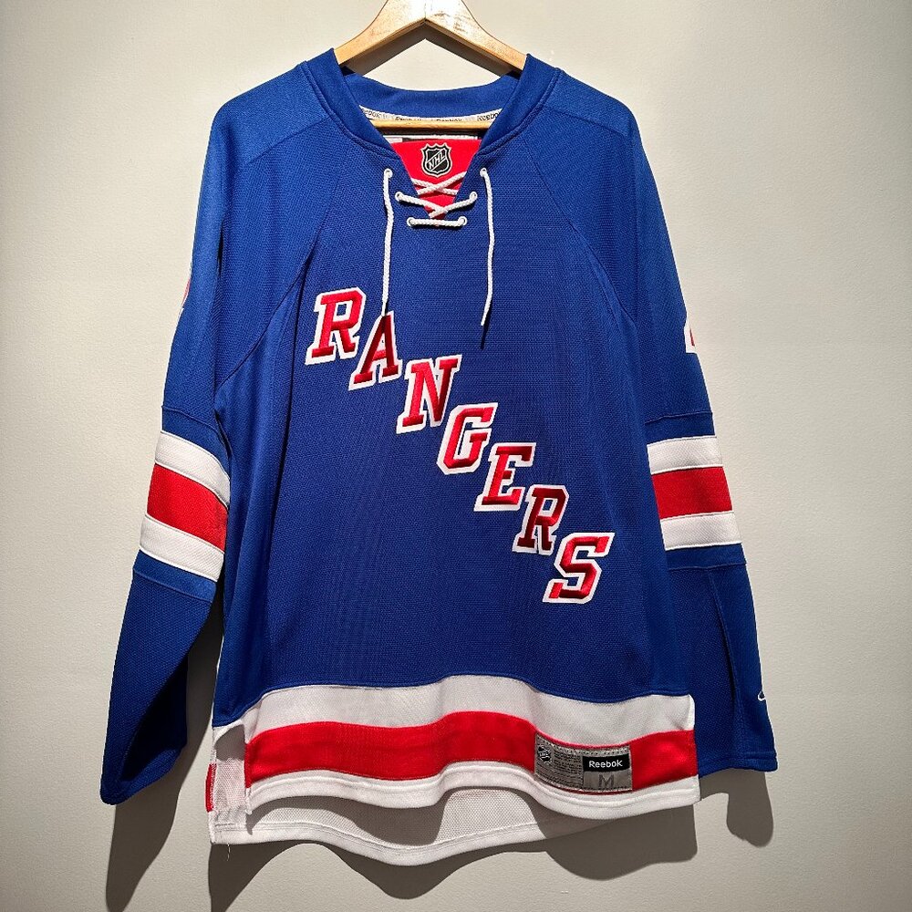 Vintage Reebok NHL Men's Medium New York Rangers Hockey Players Jersey